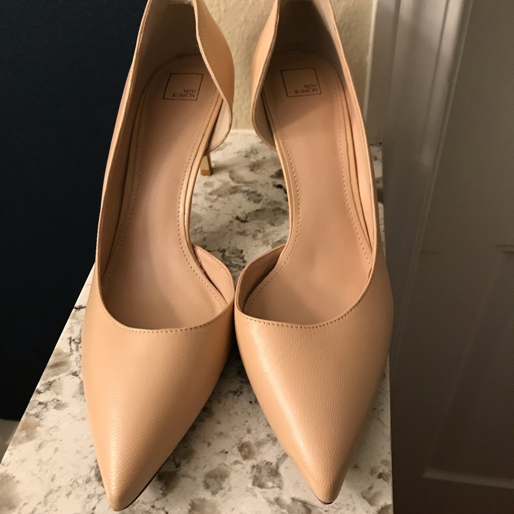 14th & Union d’Orsay Pointed toe pump. Size 9.5